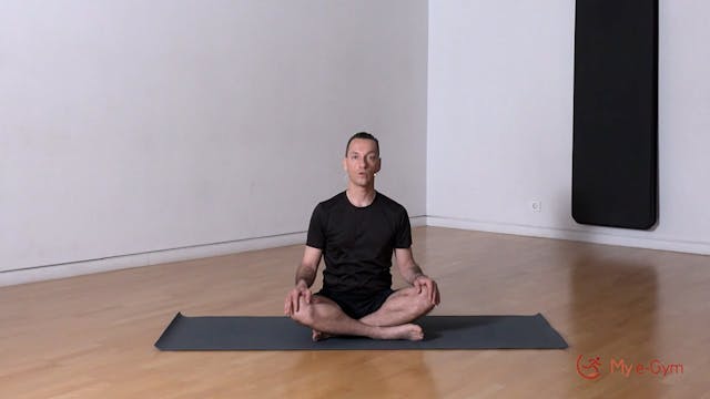 New to Yoga με τον Γιάννη Καραγεώργο