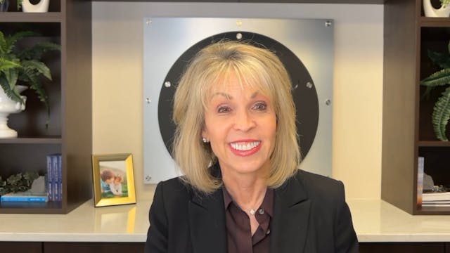 Stephanie Fullerton - Navigating Busi...