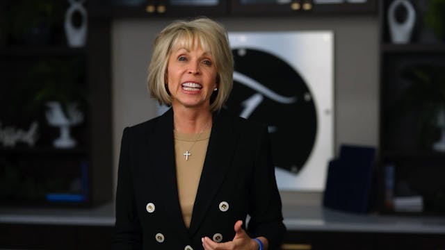 Stephanie Fullerton- Finding Strength in Faith, Family, and Finances