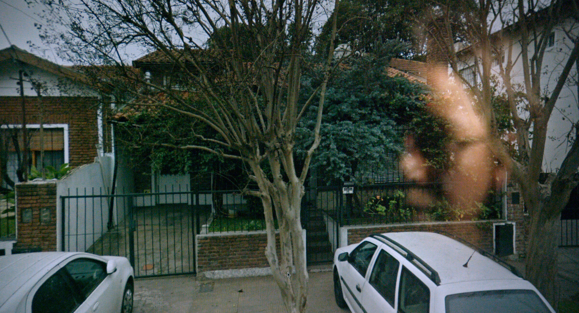 Aquí Y Allá / Here And There (2019)