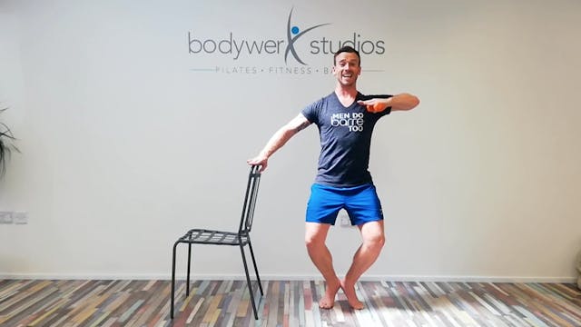 #02 Bootybarre 