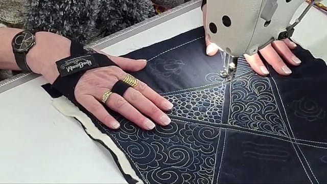 Free Motion Quilting - Michelle de Gr...