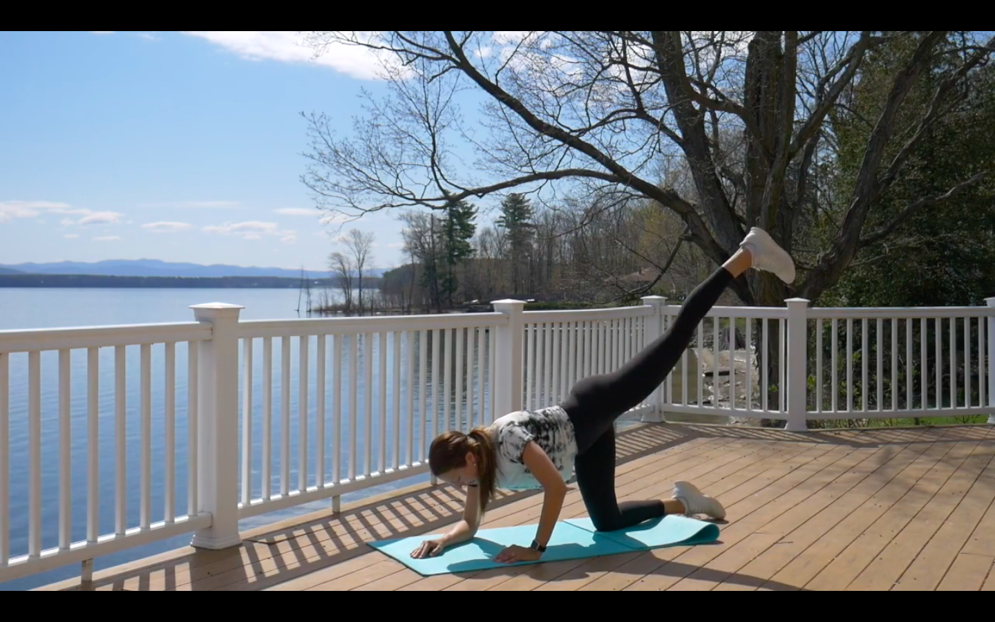 19 Min Legs, Glutes & Core - No Equipment