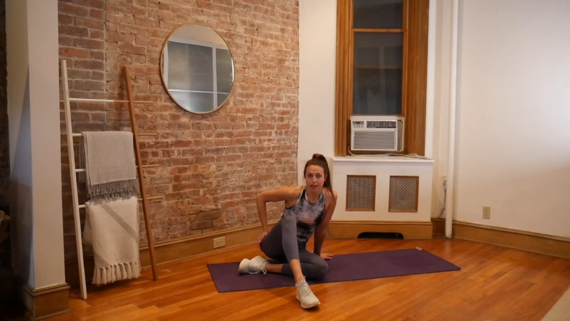 8 Min Glute Series - No Equipment 