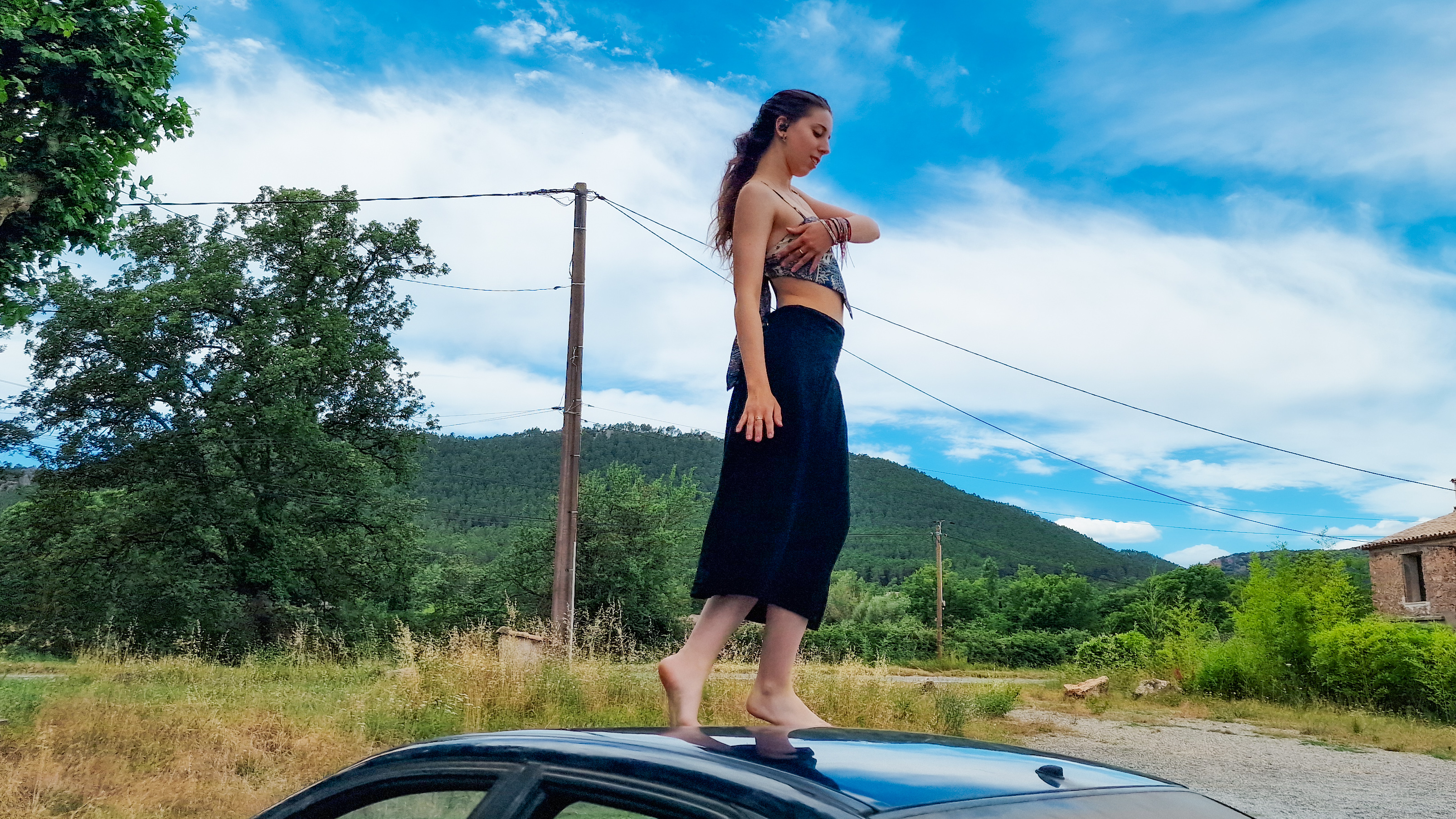 Norah VS Renault Laguna (Roof Destruction)