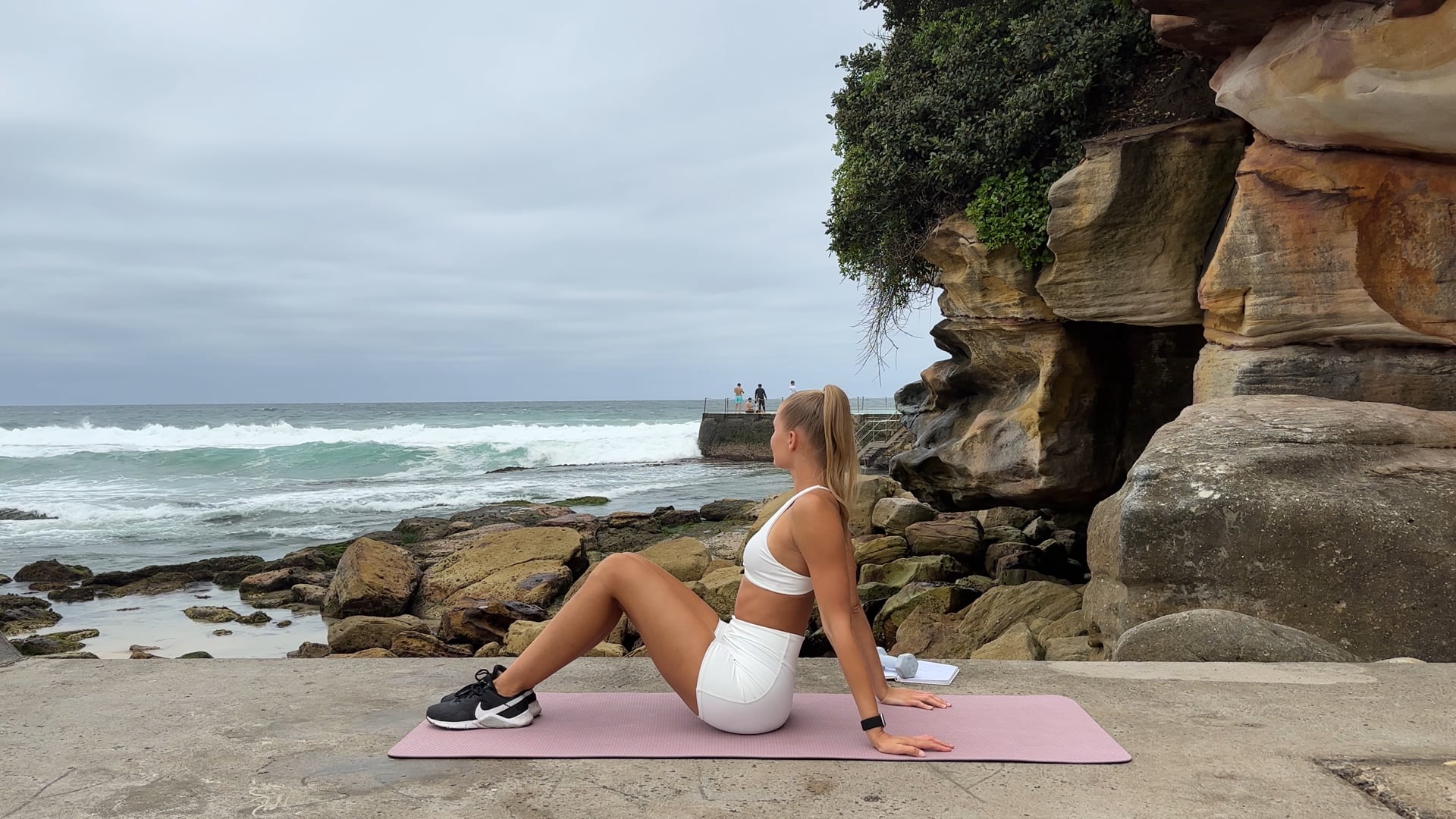 10 MINUTE ABS WORKOUT