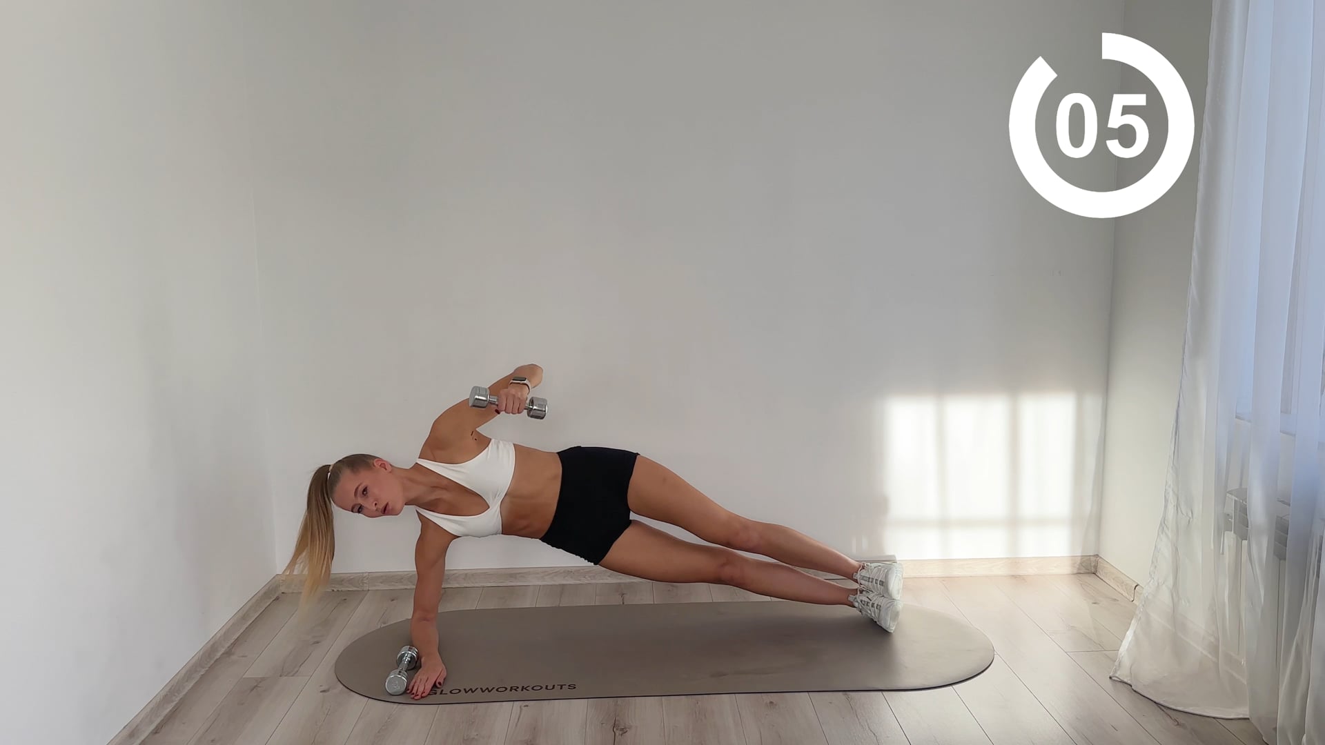 5 MIN ABS & CORE DUMBBELL WOKOUT