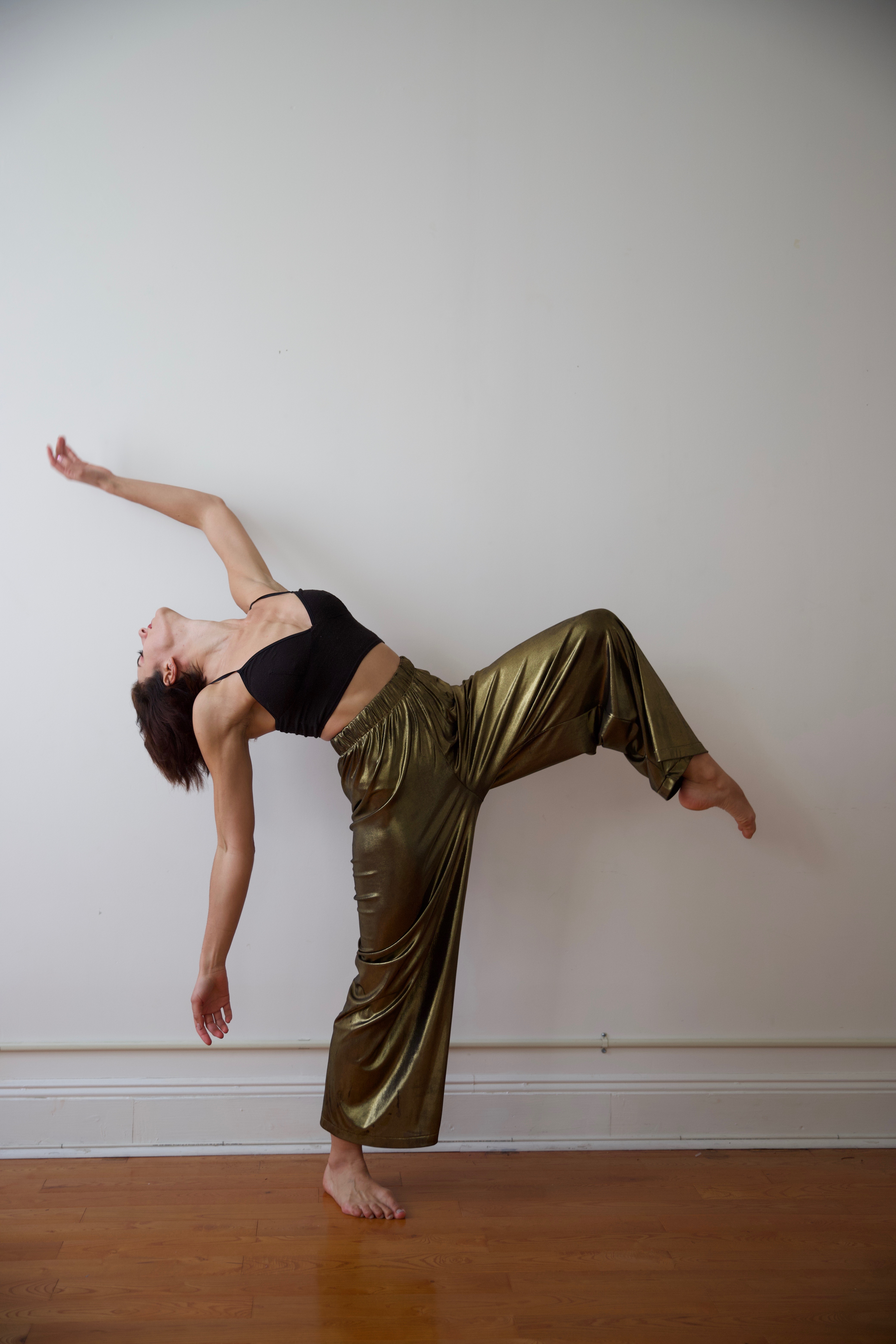 Balance and Glute Focus with Jules 12.20.23