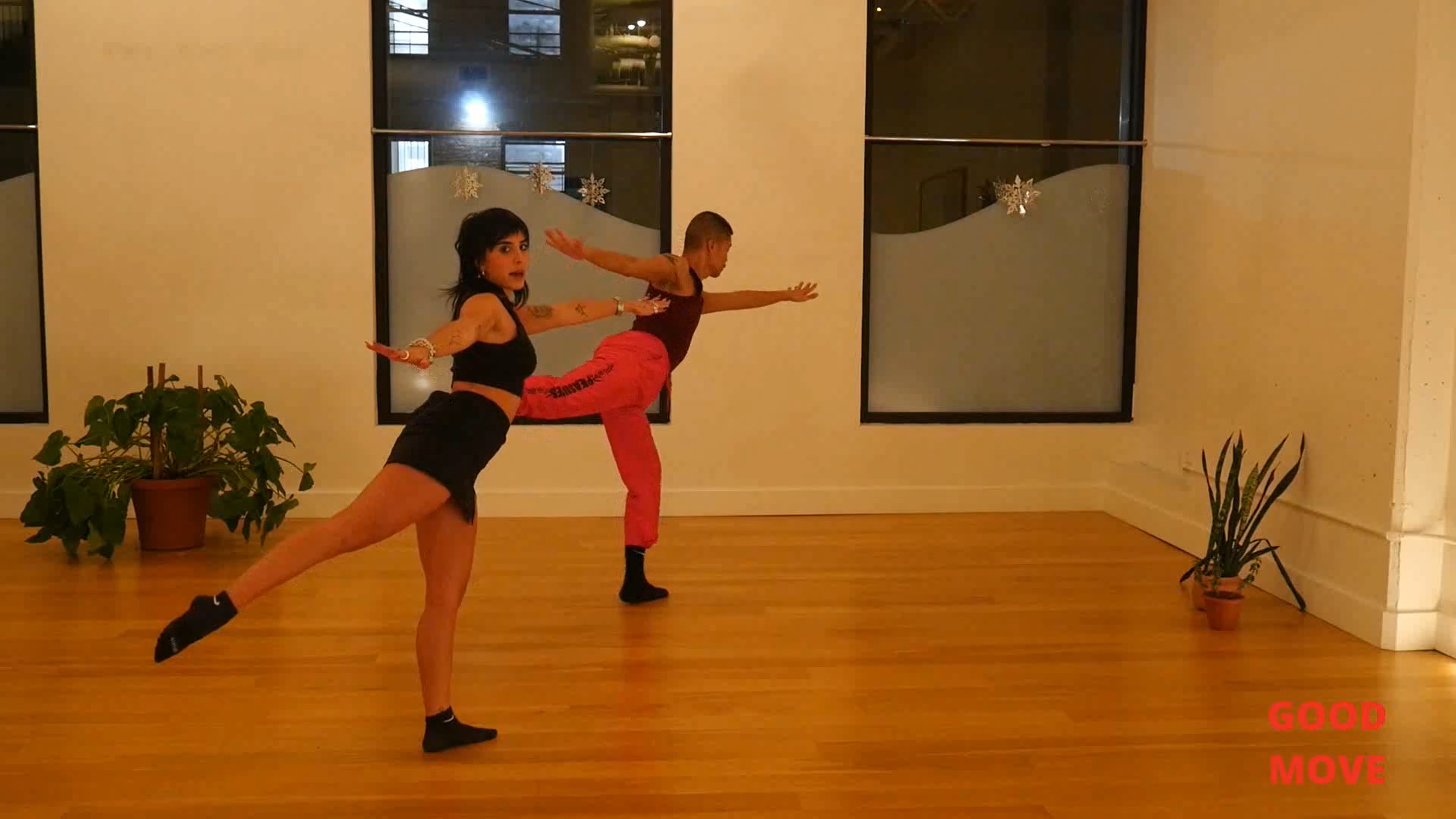 25 min. Modern Express Taylor Swift Party with Carolina 1.17.2022