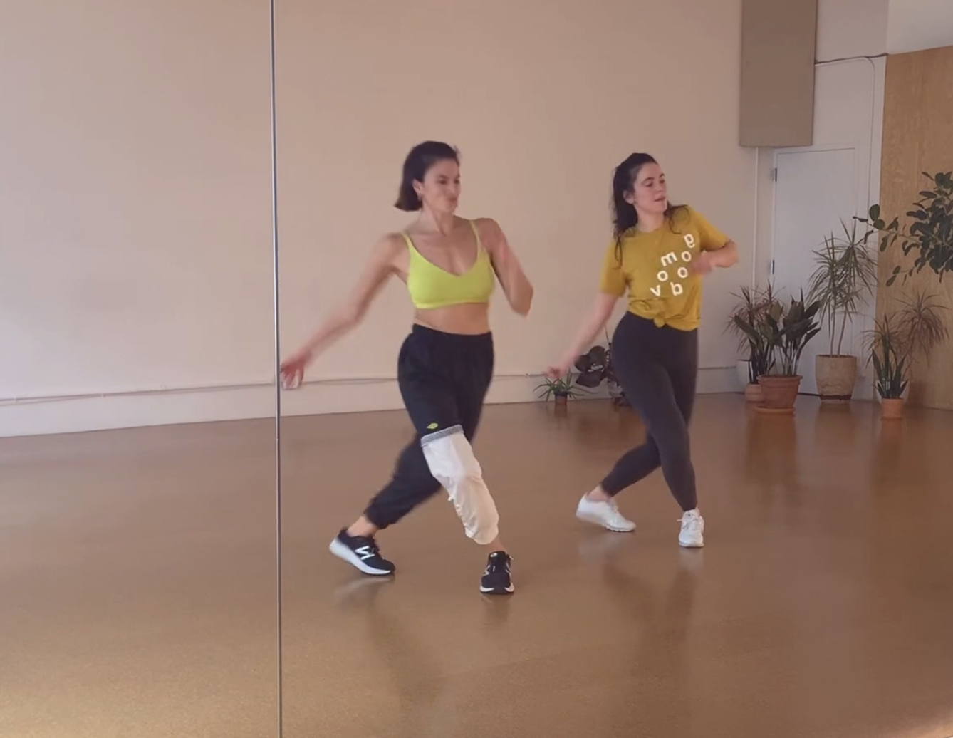 Hot Bitch with Two Aries Queens Jules & Joanna