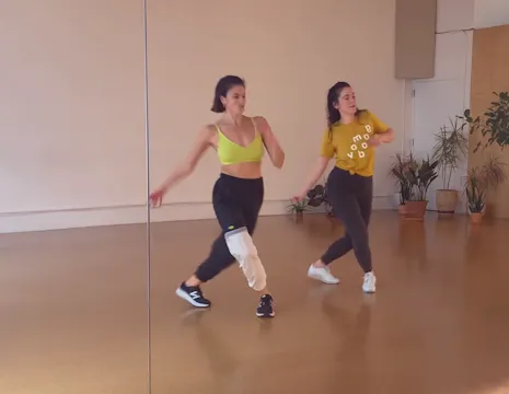 Hot Bitch with Two Aries Queens Jules...