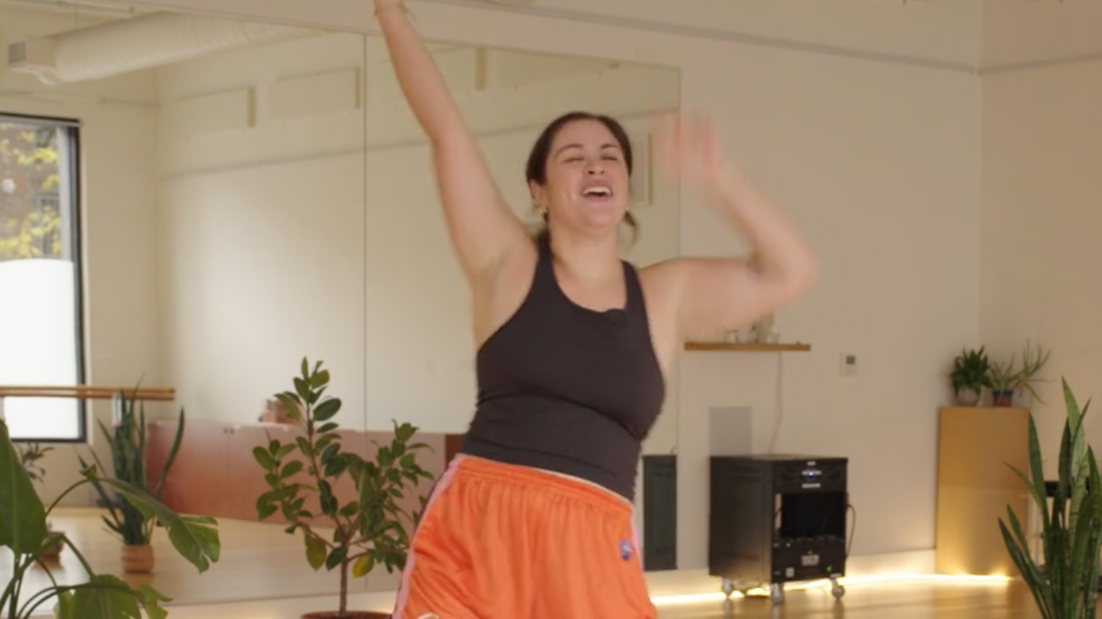 Good Move Signature: Moving Through it With Gabi <3