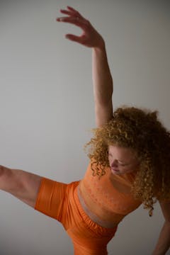 Beginner Ballet: Intro to Turning wit...