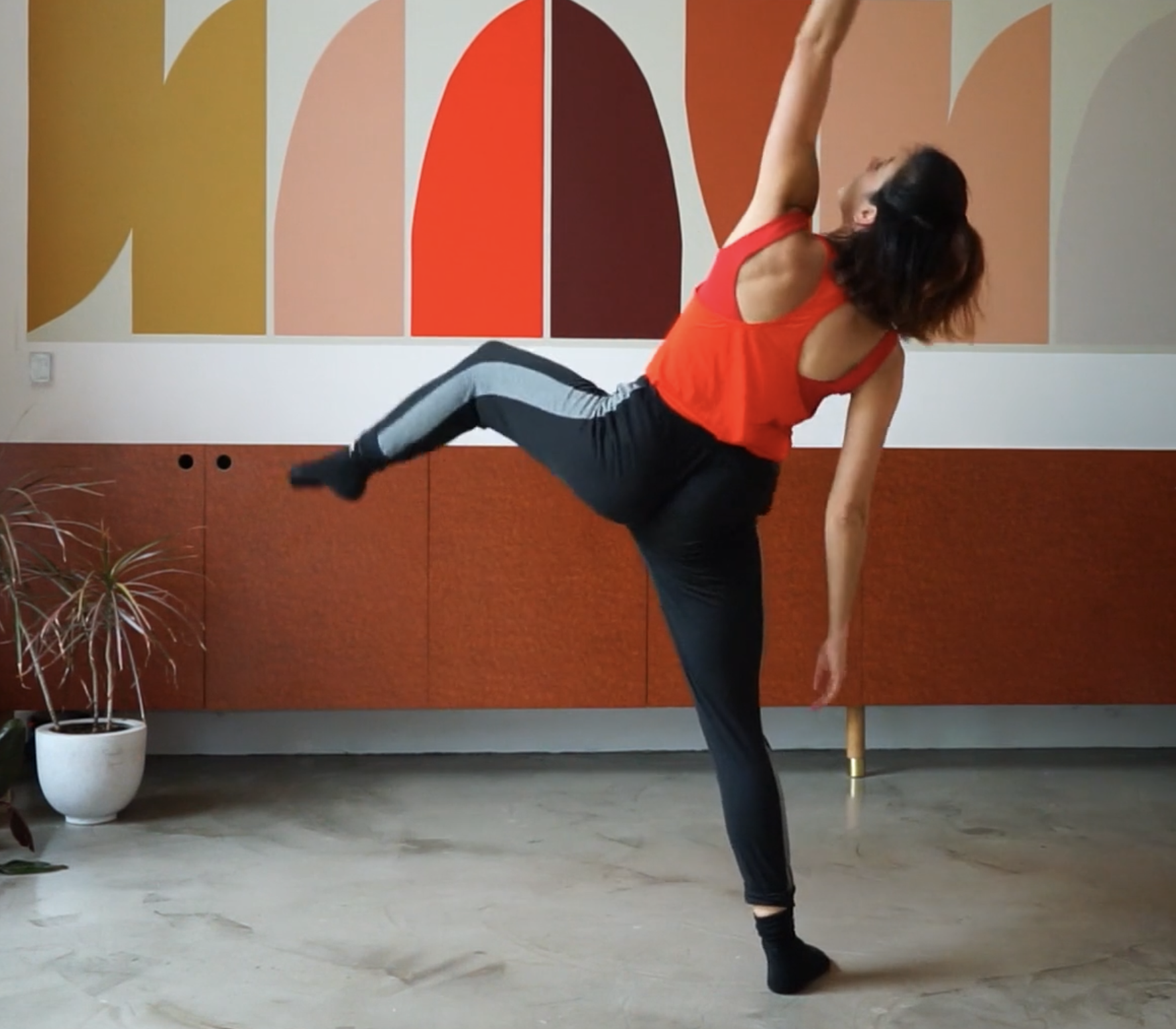 Modern-ish With Jules: Athletic Expressive