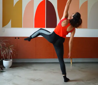 Modern-ish With Jules: Athletic Expre...