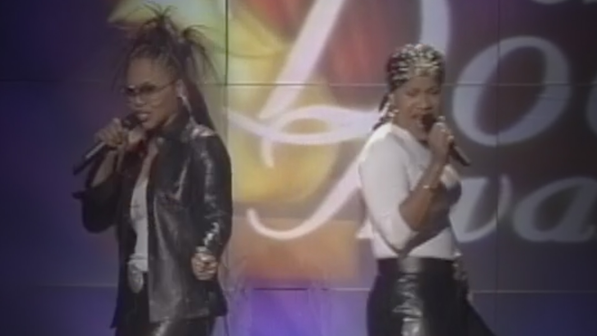 Mary Mary Performing on the 32nd Annual GMA Dove Awards