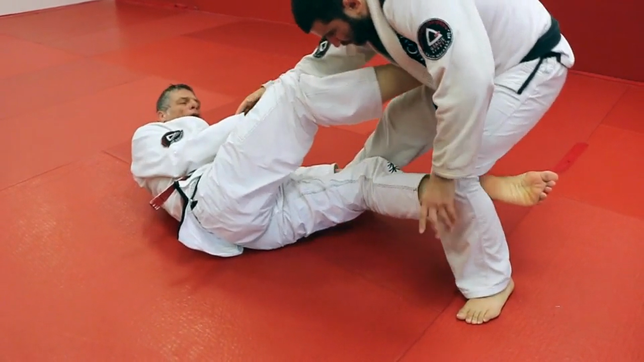 Sickle Sweep to Knee Bar