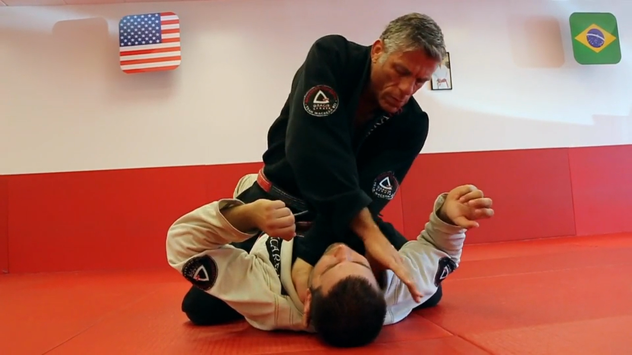 Palm Up - Palm Down Choke From Mount