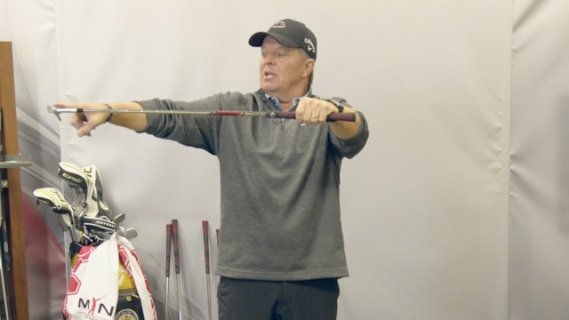 Cause & Effect Q&A—How to Check if Your Grip is Too Strong When Chipping