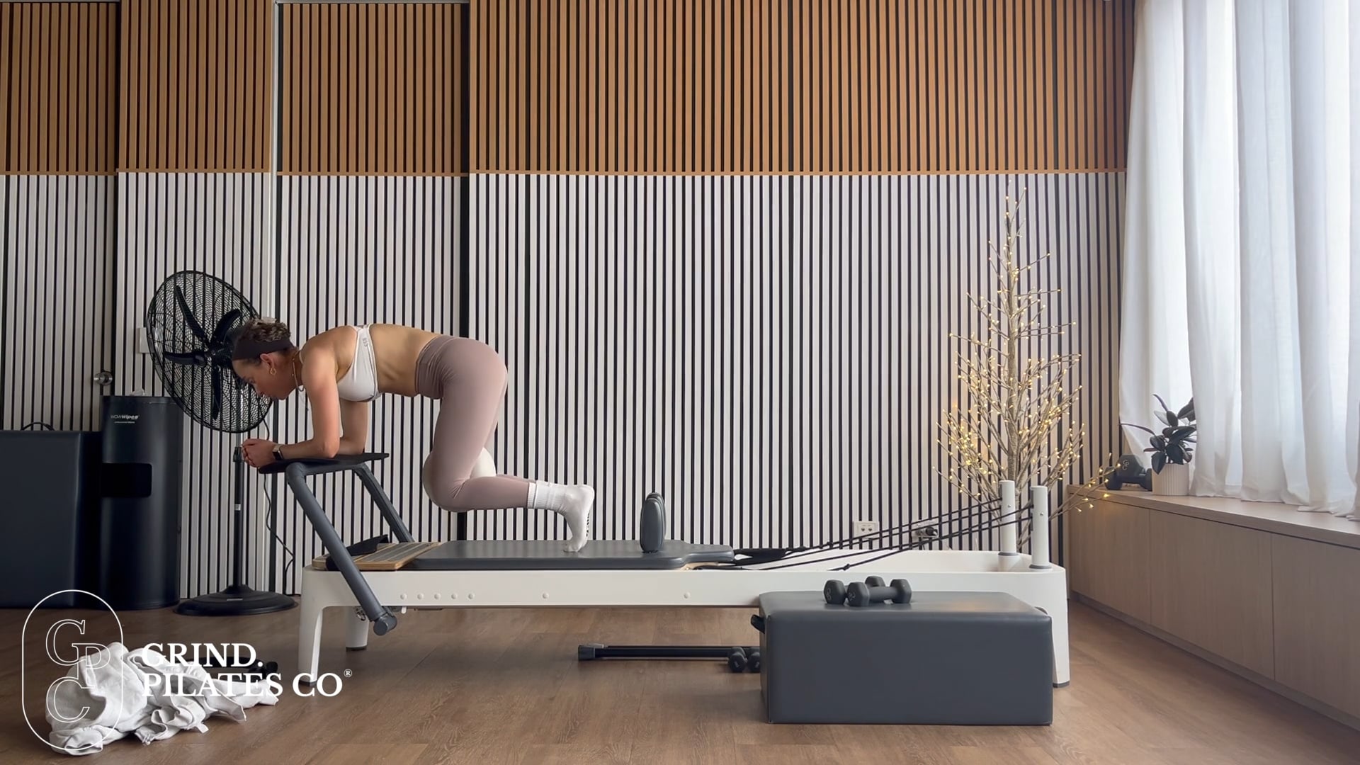 40 minute full body flow with Ruby E