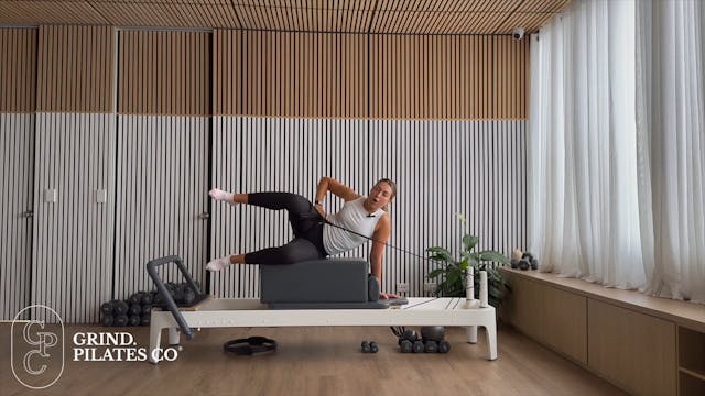 50 minutes glute & core reformer flow...