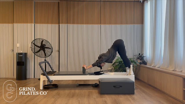 25 minute stretch flow with Amba F