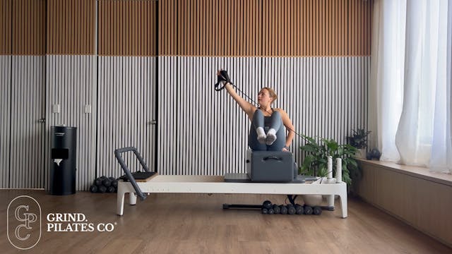 45 minute full body flow with Ellie F