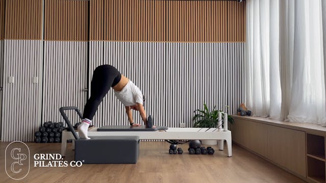 40 minute full body reformer flow wit...