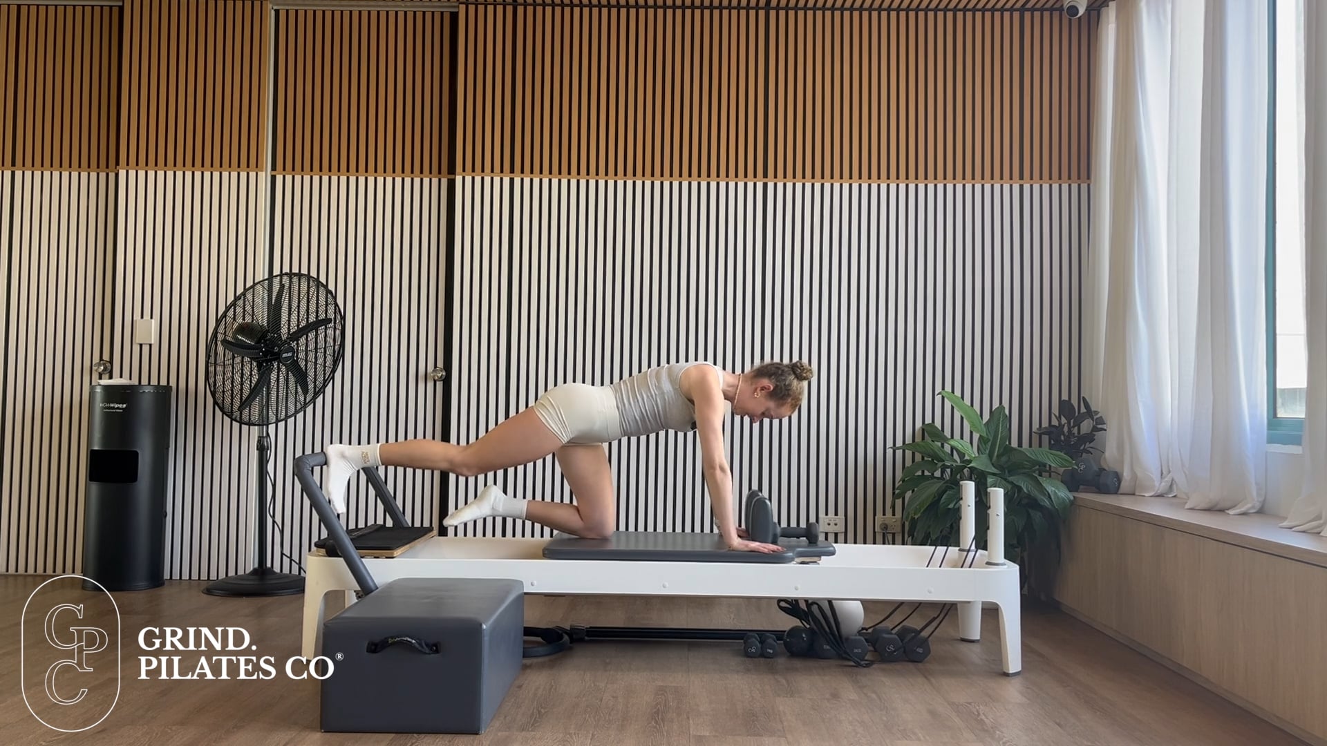 38 minute glutes & shoulders with Ruby E