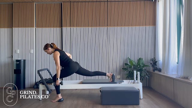 40 minute booty & core flow with Rach...