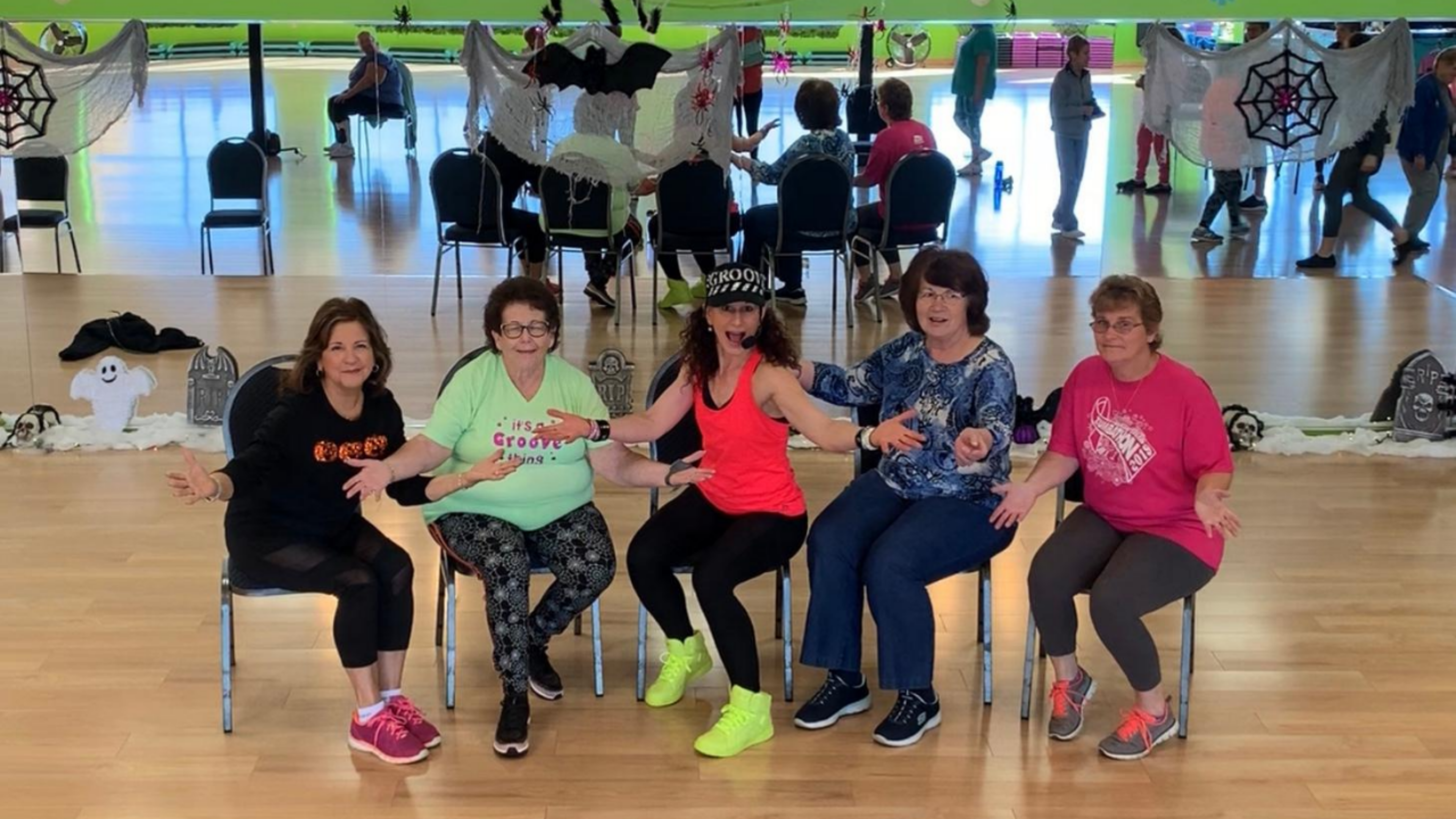 Chair Dance Fitness - Don't Stop the Party