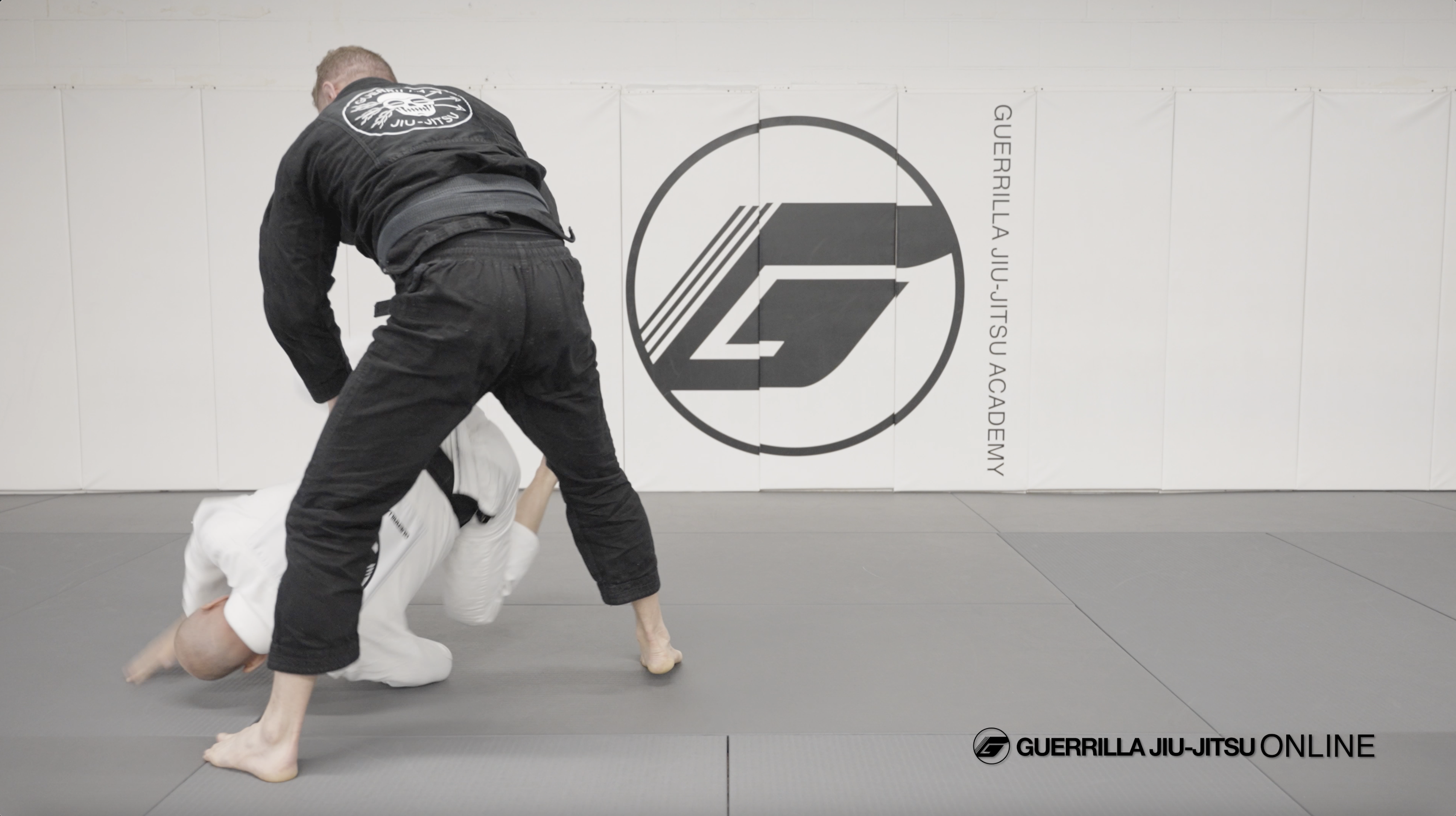 Escaping Knee on Belly - Leg trap to the Back