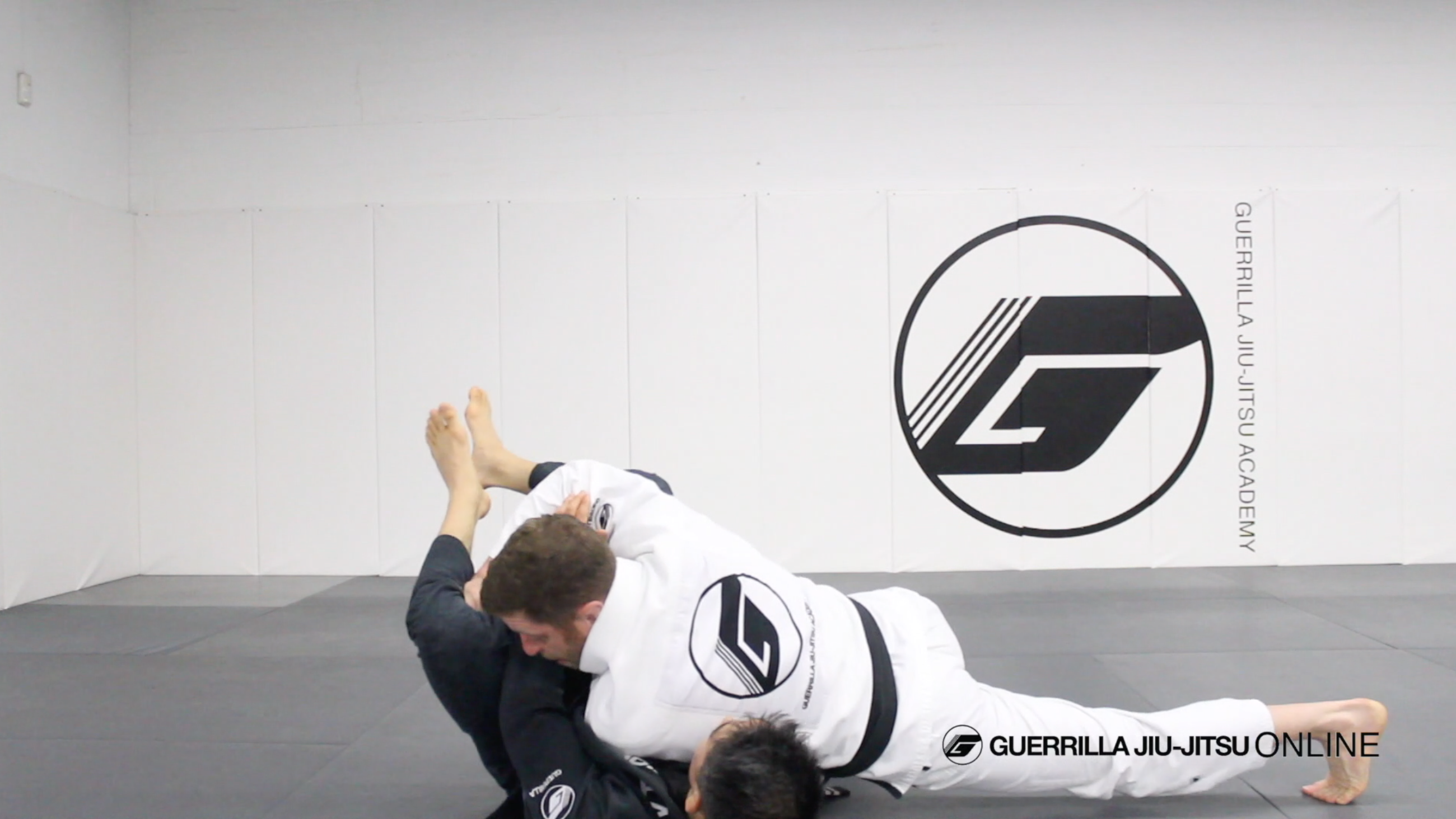 Beginner Essentials - Leg Control "Toreando" Pass Variation