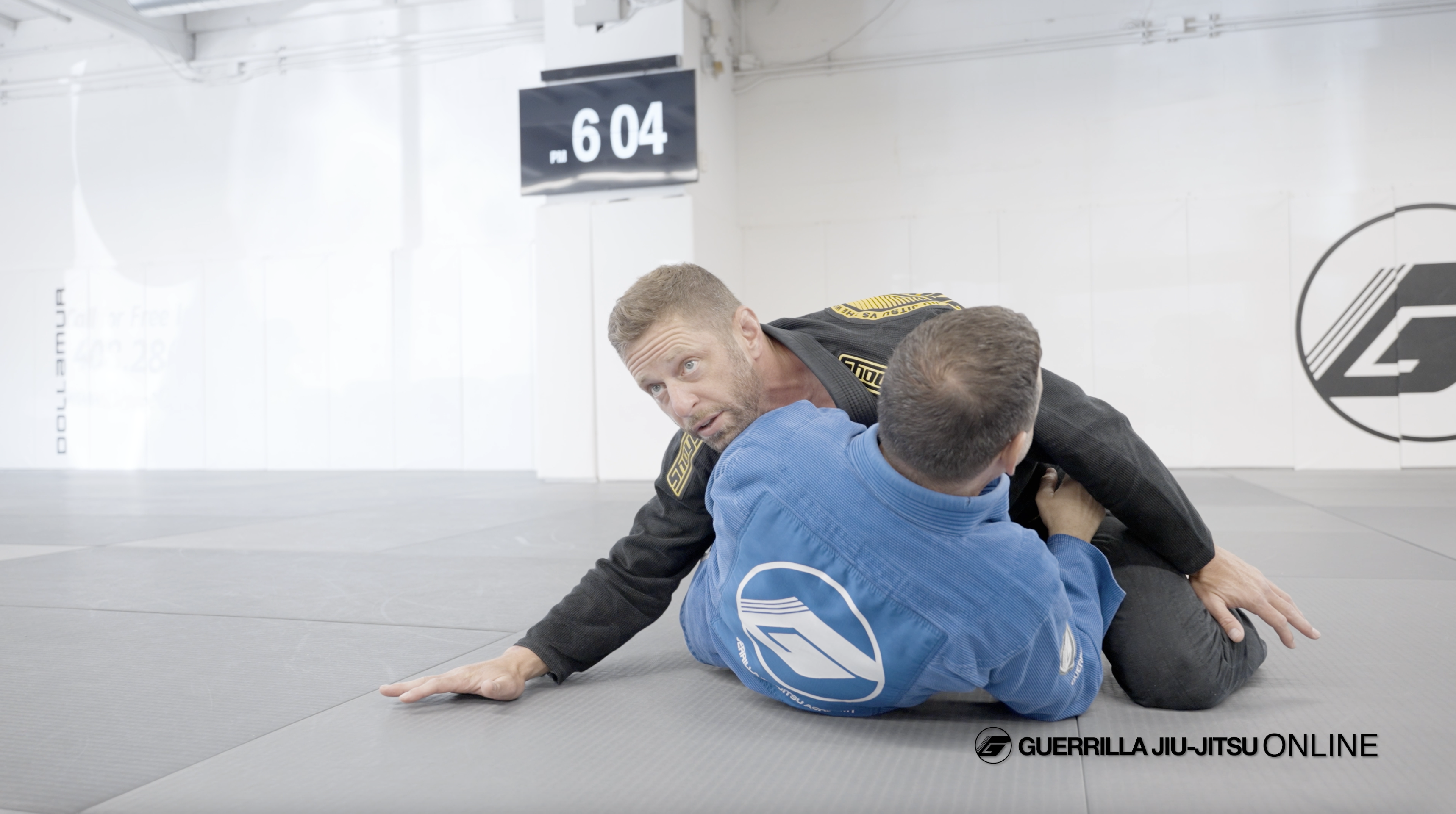 Countering the Under Hook - Hip Block to Knee Slice Pass from 3/4 Mount