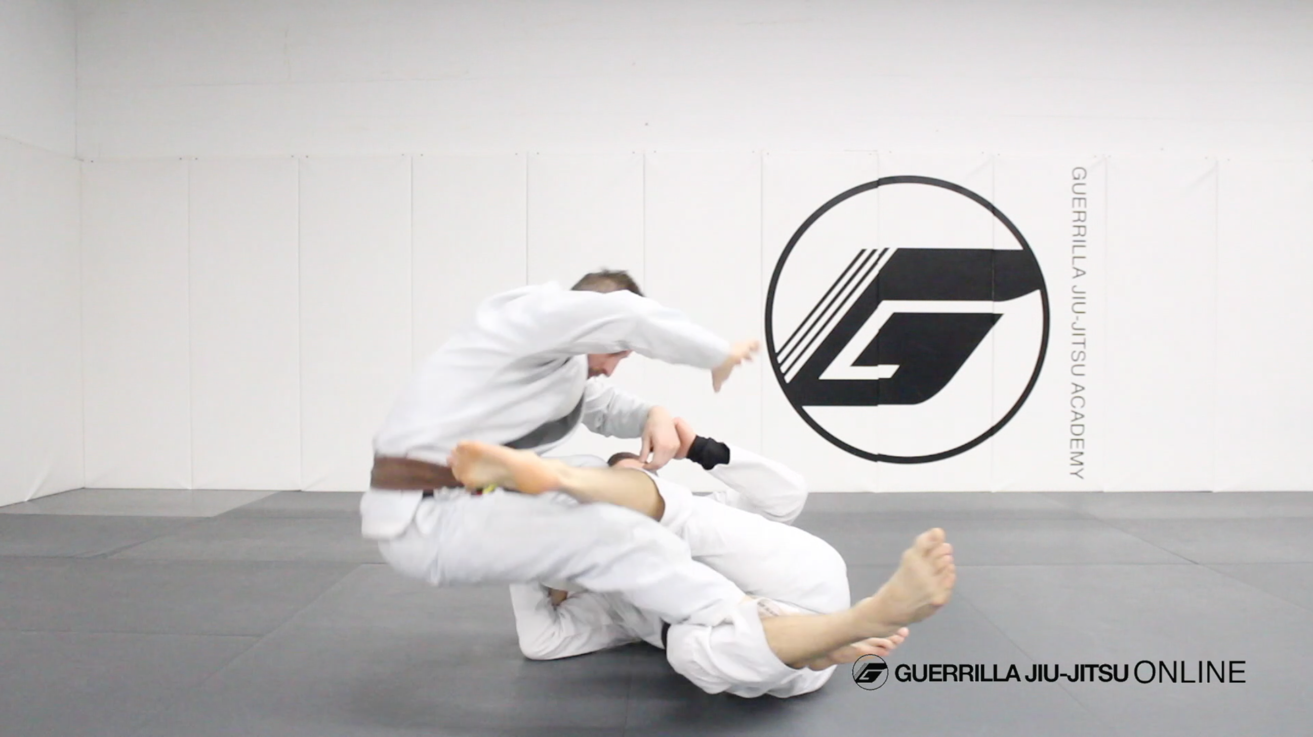 Reverse de la Riva Guard - Simple Sweeps Part 2 - Close Range