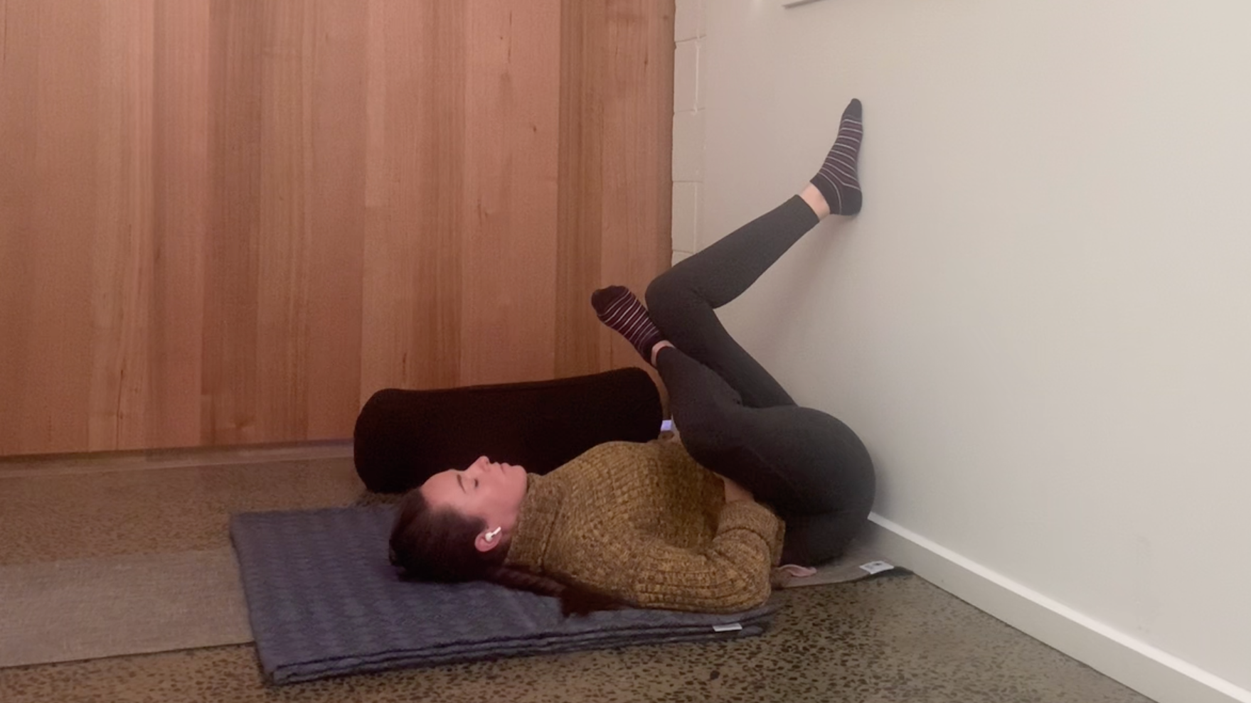 Accepting Support 45min Wall Yin with Kaela Raku