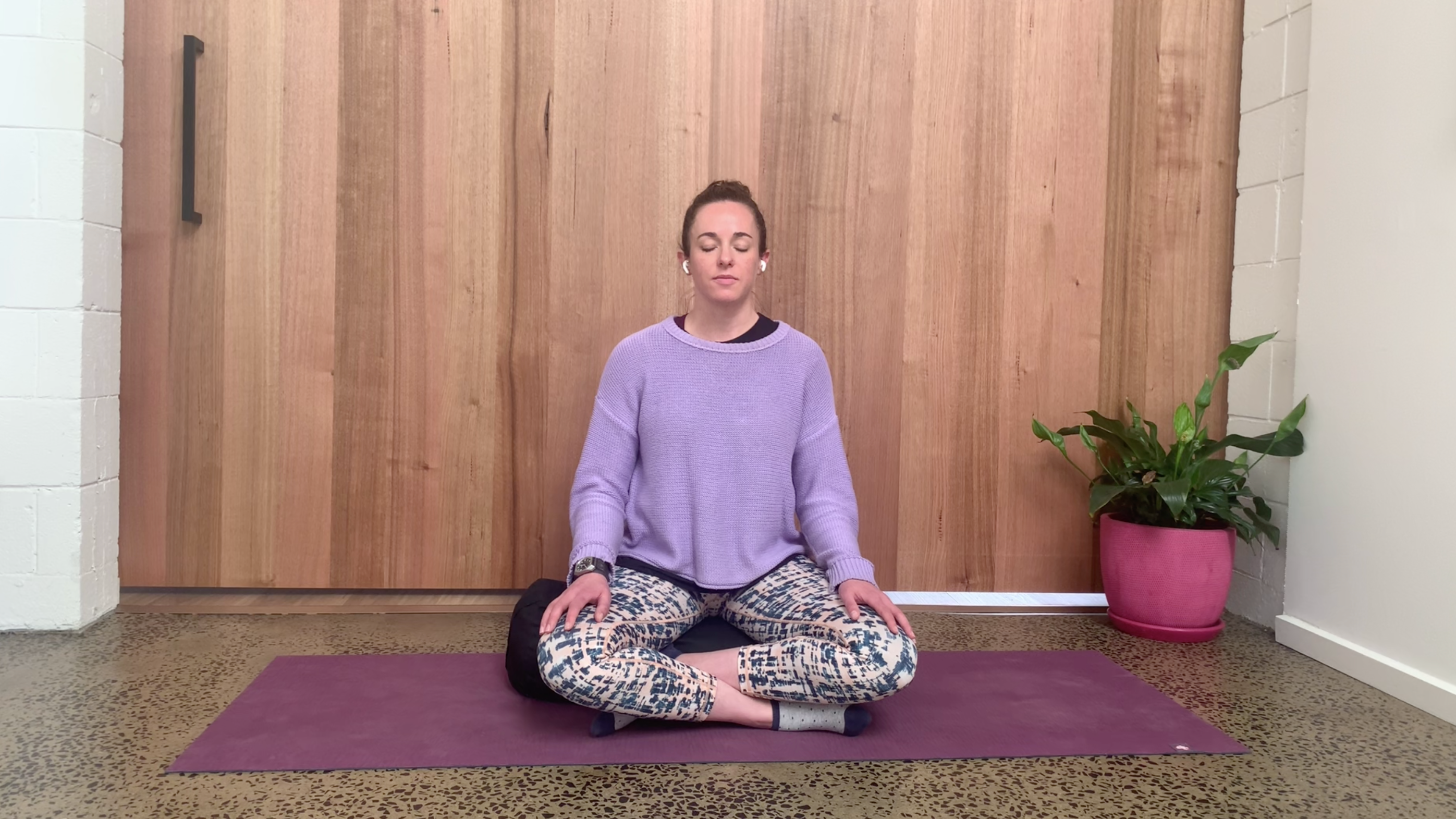 Relax The Mind 15min Meditation with Kaela Raku
