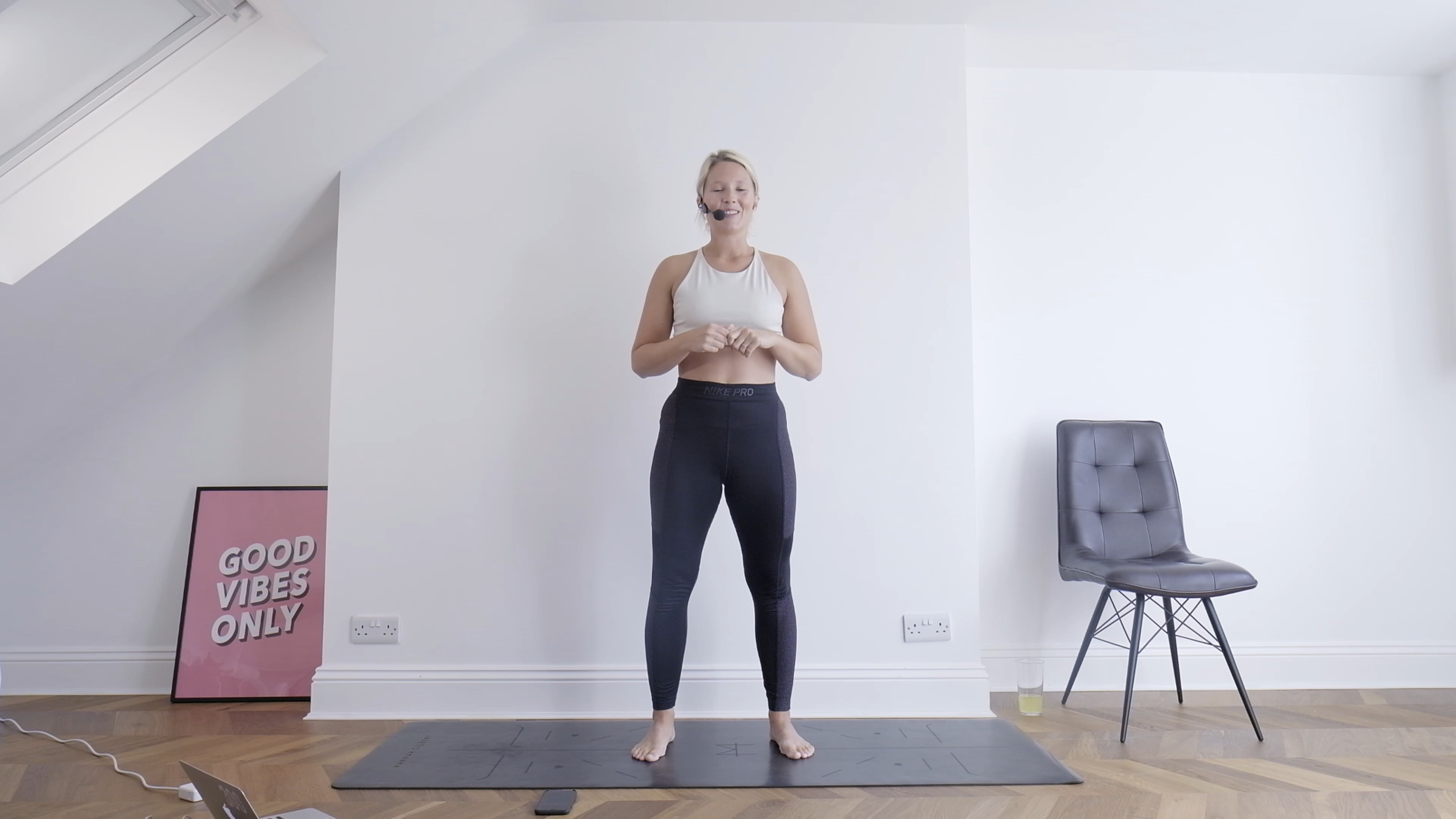 LIVE - 30 min stretch class 25.09.20