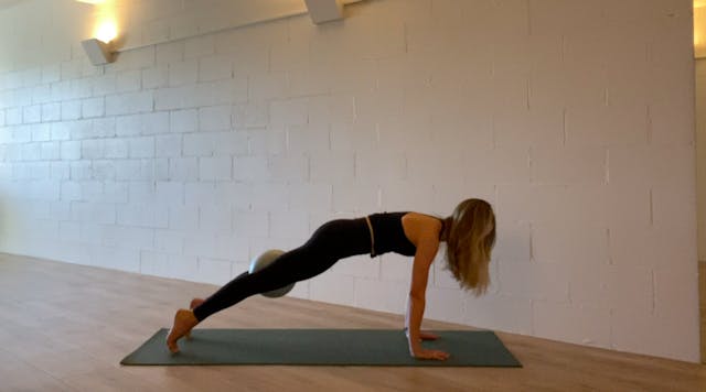 LIVE 28 - Pilates + Miniball