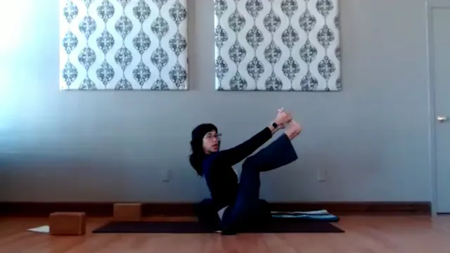 45 min Solar Plexus Chakra Yoga Flow w/Heather 10/17/24