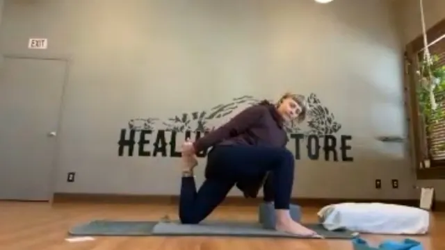 50 min Yin Yoga w/Becky