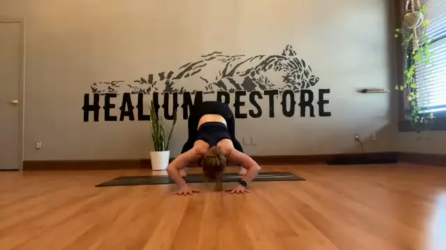 45 min Vinyasa Flow (Shoulders!) w/Sarah 7/30/24