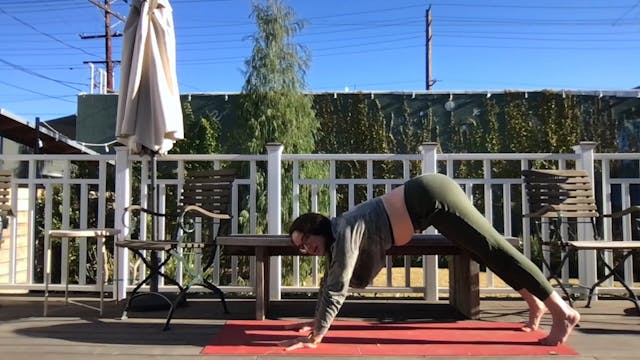 Lunchtime Flow - 30 min - Lara S.