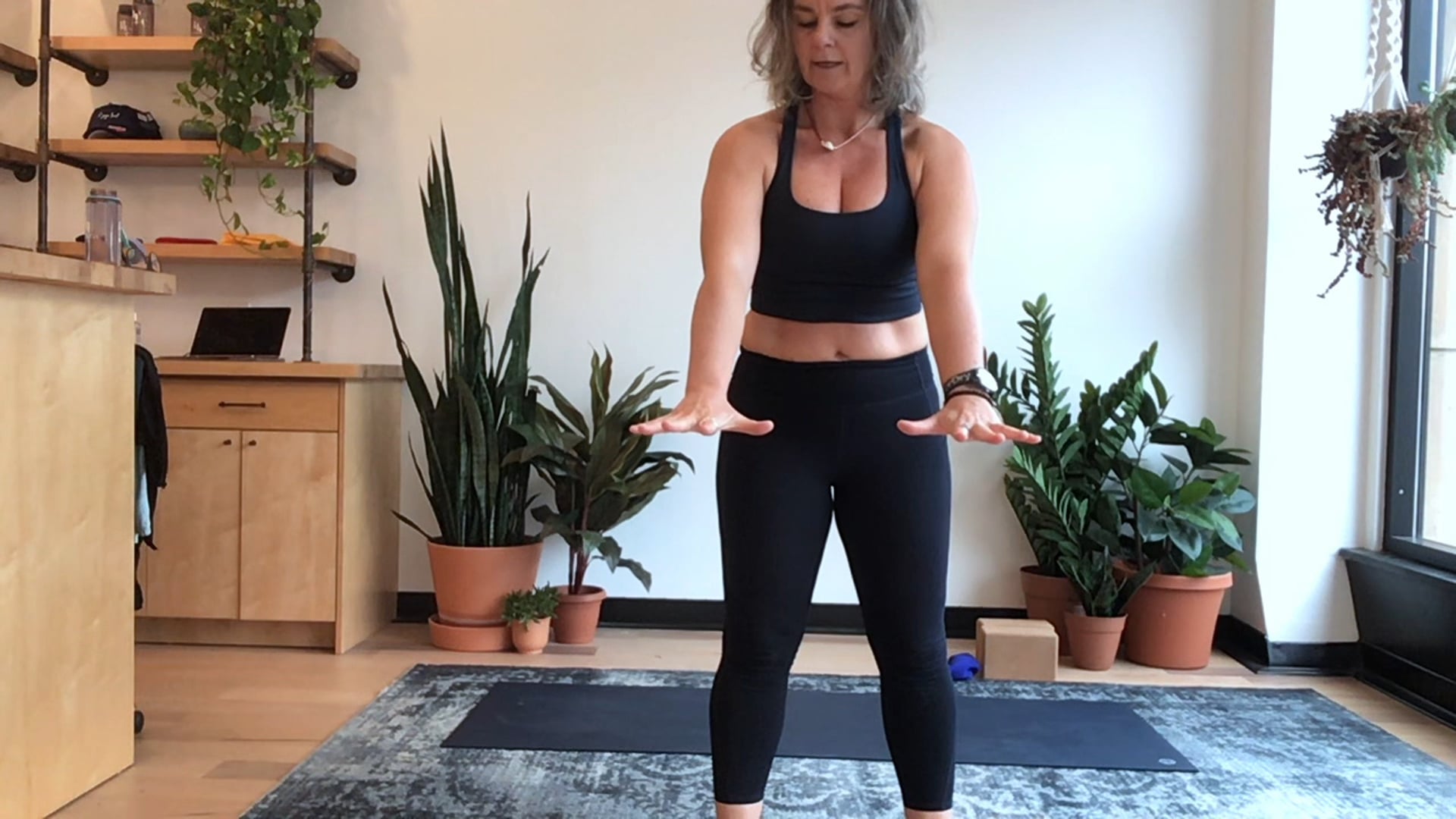 Downward Facing Dog - 15 min - Sigrid P.