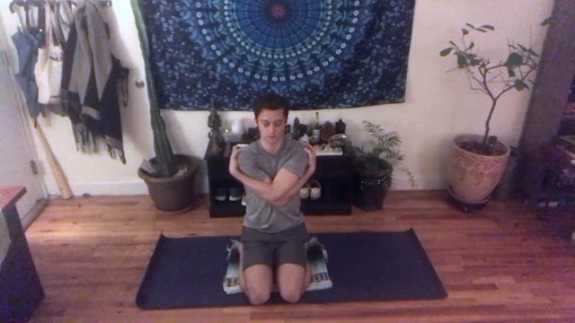 Yoga For Men - 45 min - Ethan S. 