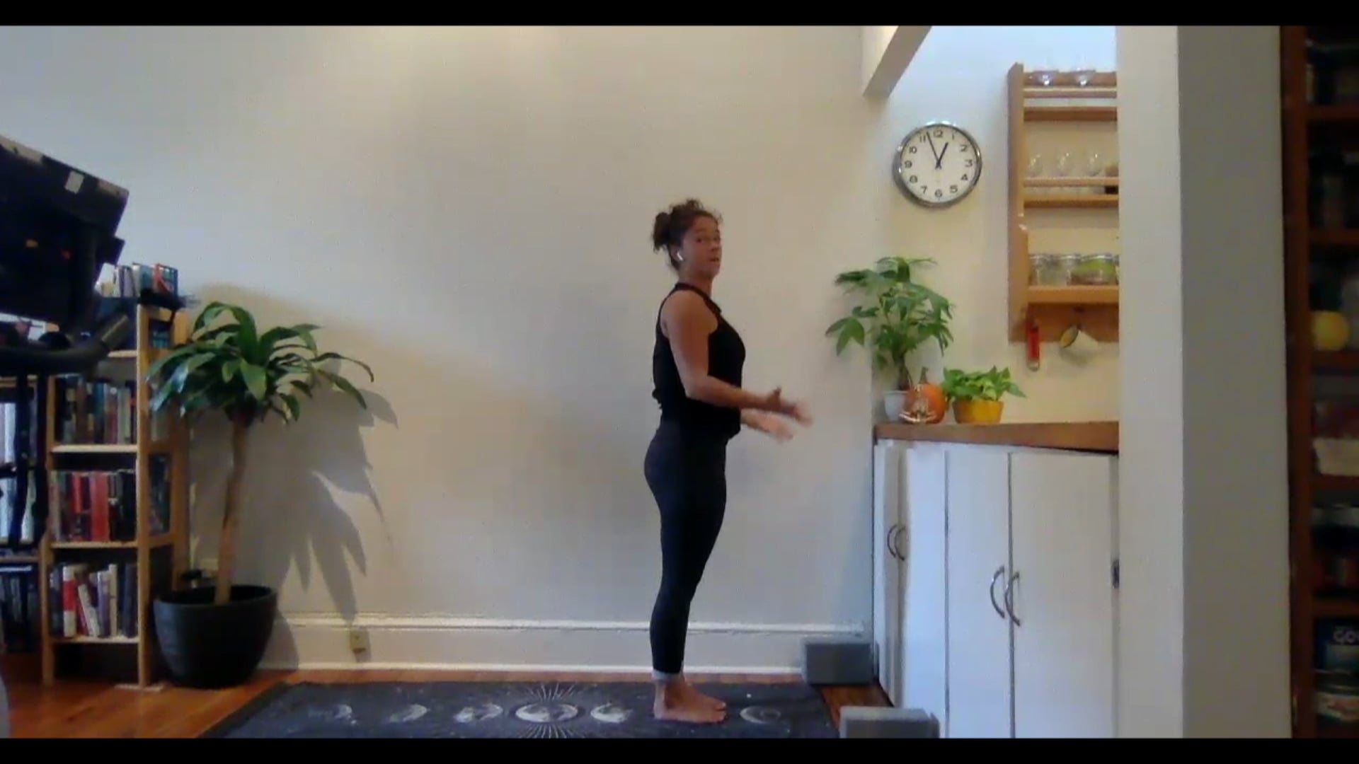 Hips & Twists - 45 min - Allegra R.