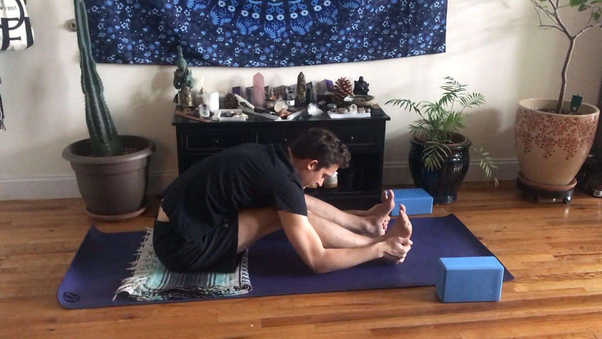 Yin for Relaxation - 25 min - Ethan S.