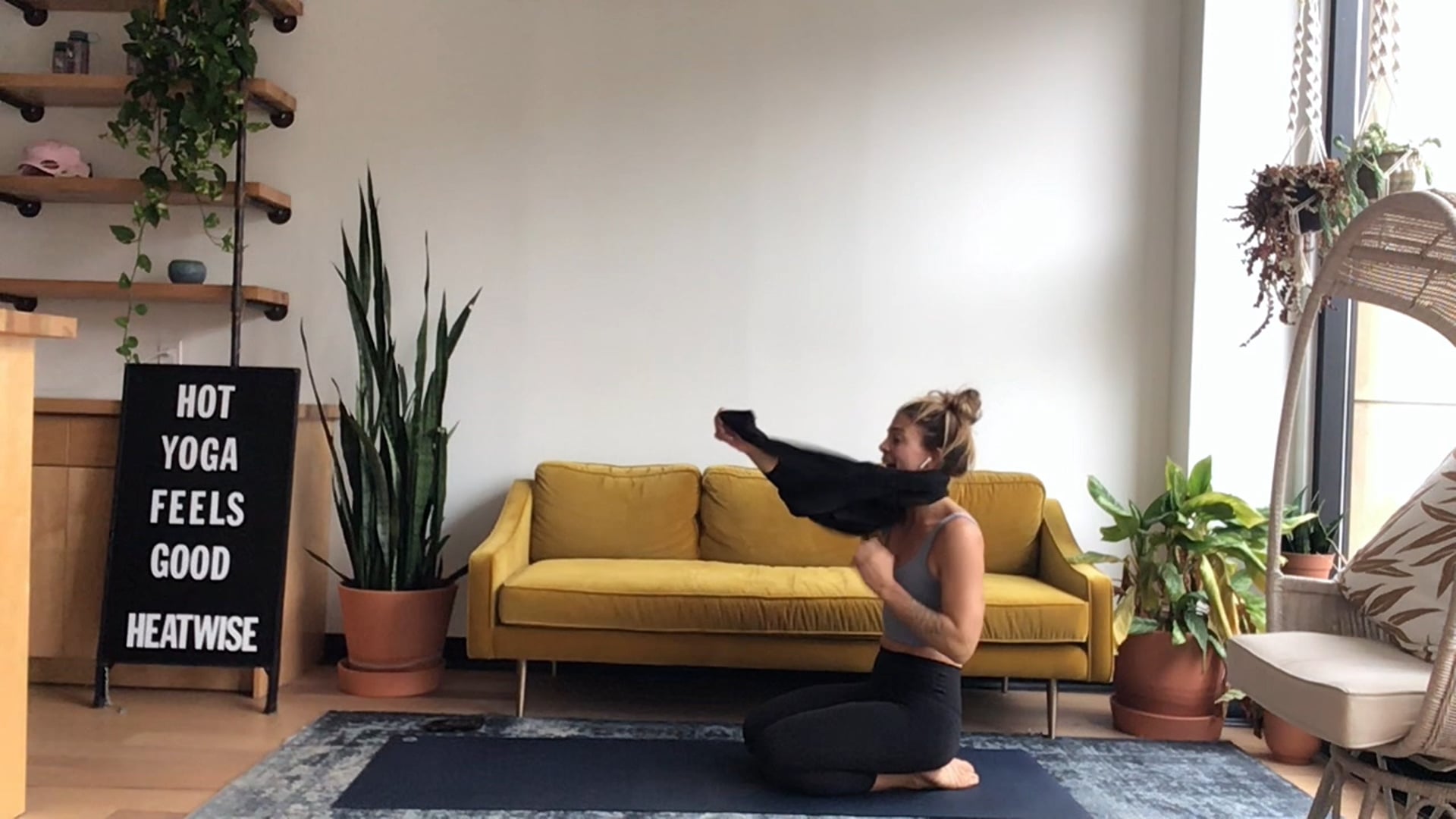 TURN UP THE HEAT CHALLENGE: Cardio Flow - 45 min - Liz M.