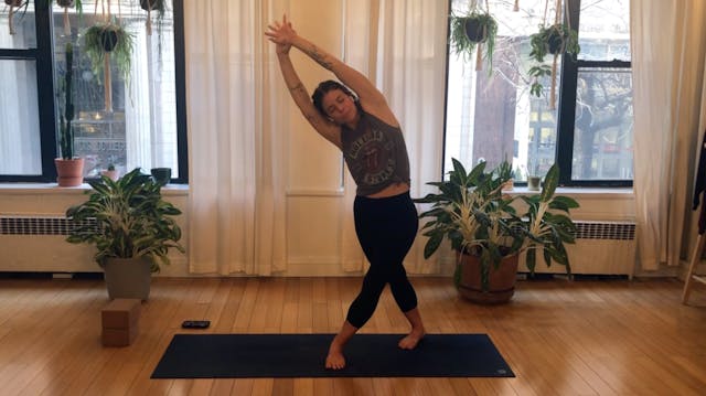 Yoga To Feel Like A Badass - 30 min -...