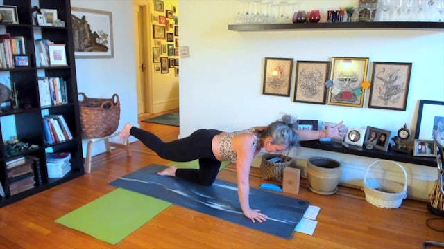 Yoga For Menopause: Bone Density - 45 min - Sigrid P.